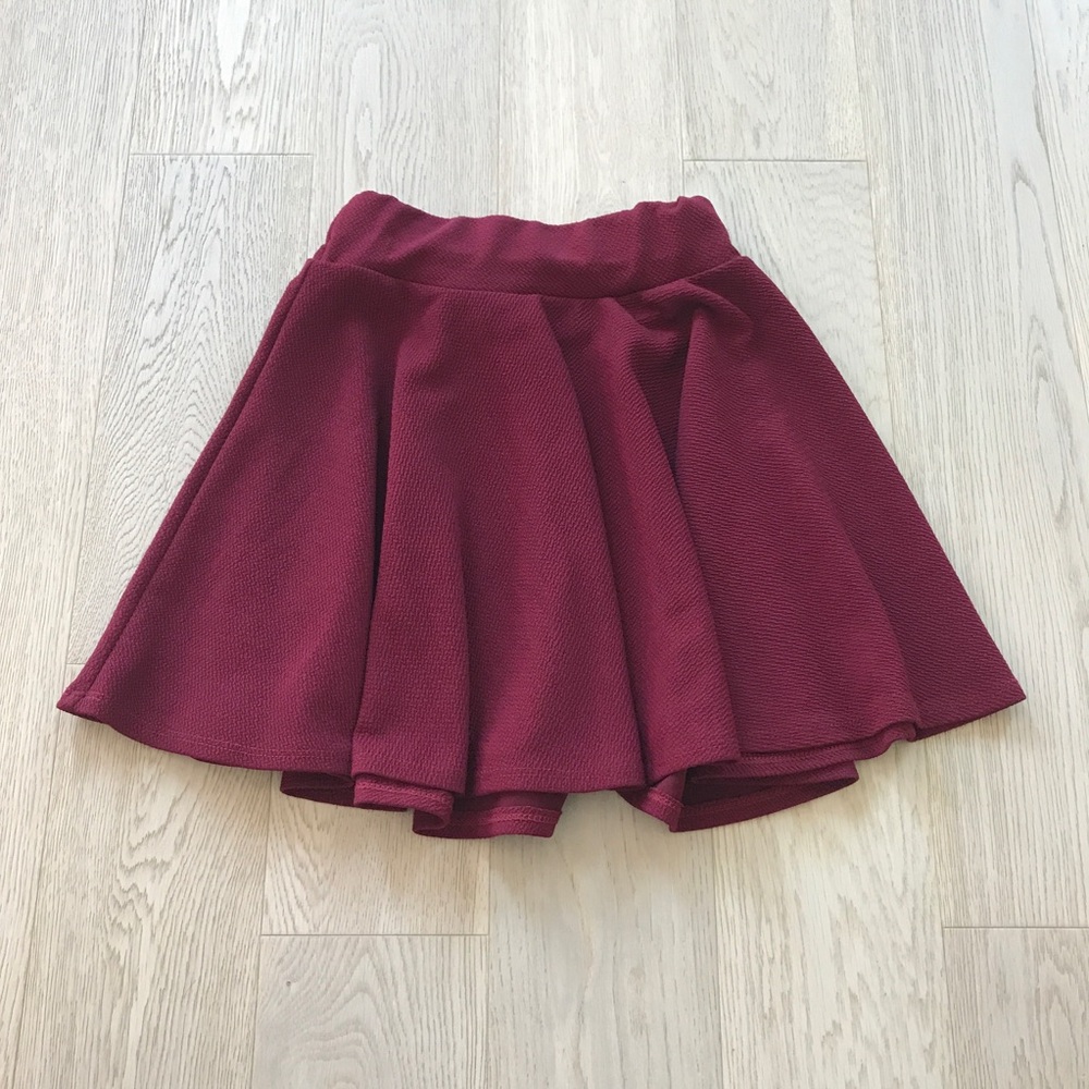 Red Circle Textured Mini Skirt - M Youth (XS Woman)